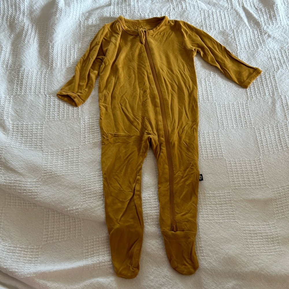 Kyte baby Zippered Footie in Marigold